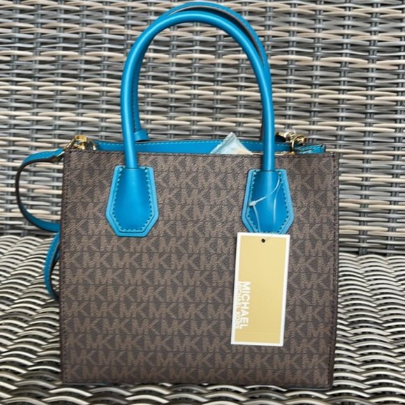 Michael Kors Mercer Medium Messenger Bag - Picture 11 of 16